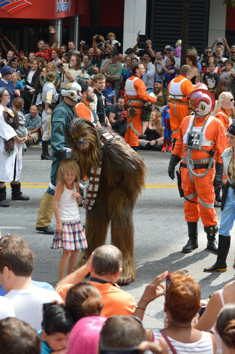 Dragon*Con 2013 cosplay parade. Chewie makes a friend.